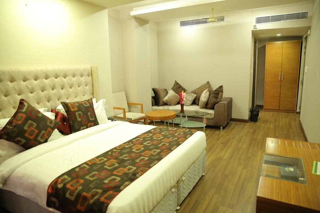 Hotel Sv Kashipur Esterno foto